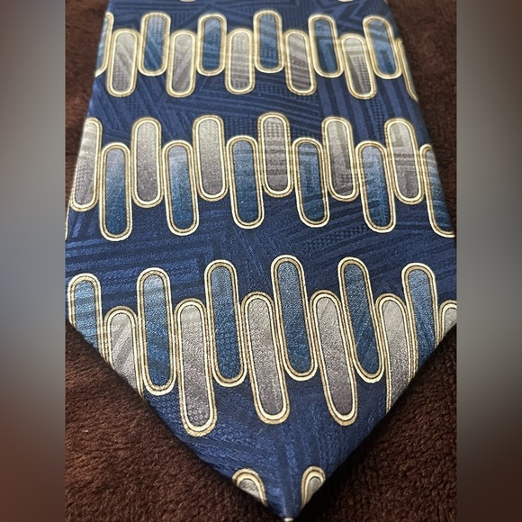 Silk Ties - Picture 6 of 8